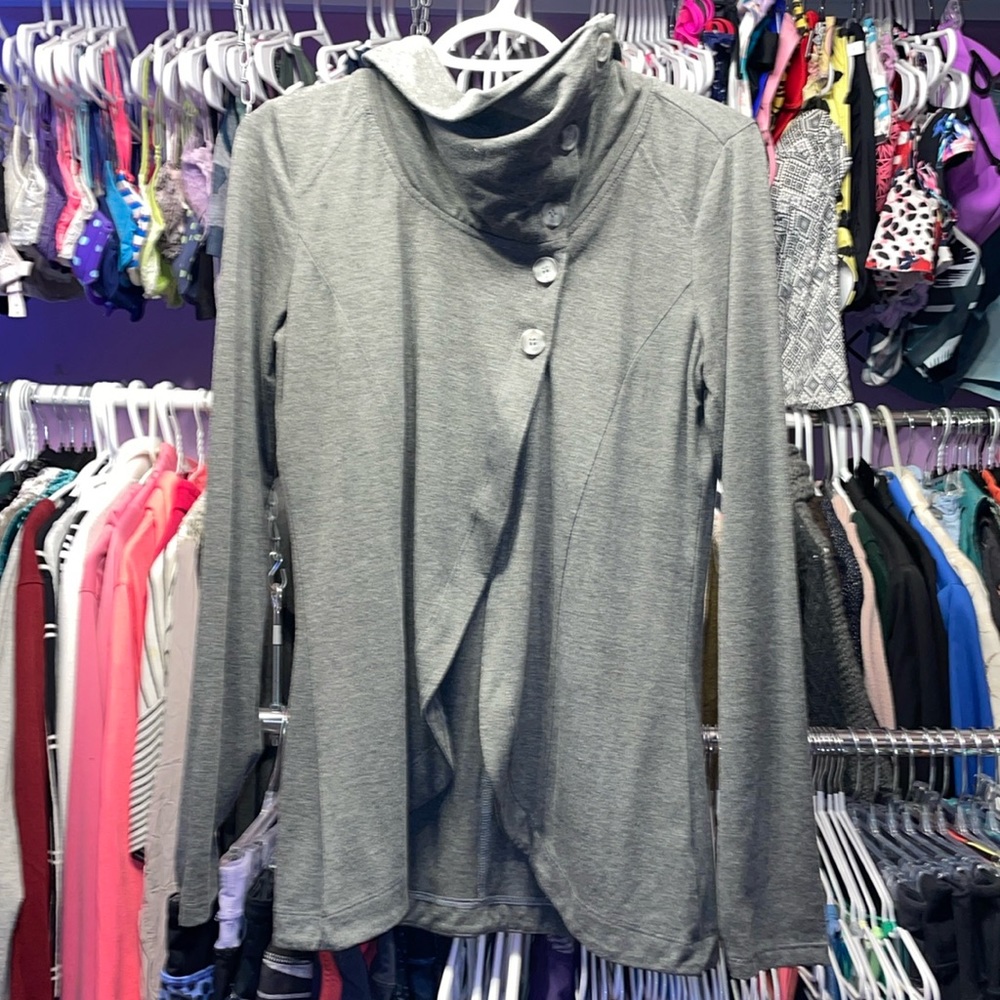 Maurice’s size Small Like new grey turtle neck button up poncho style sweater